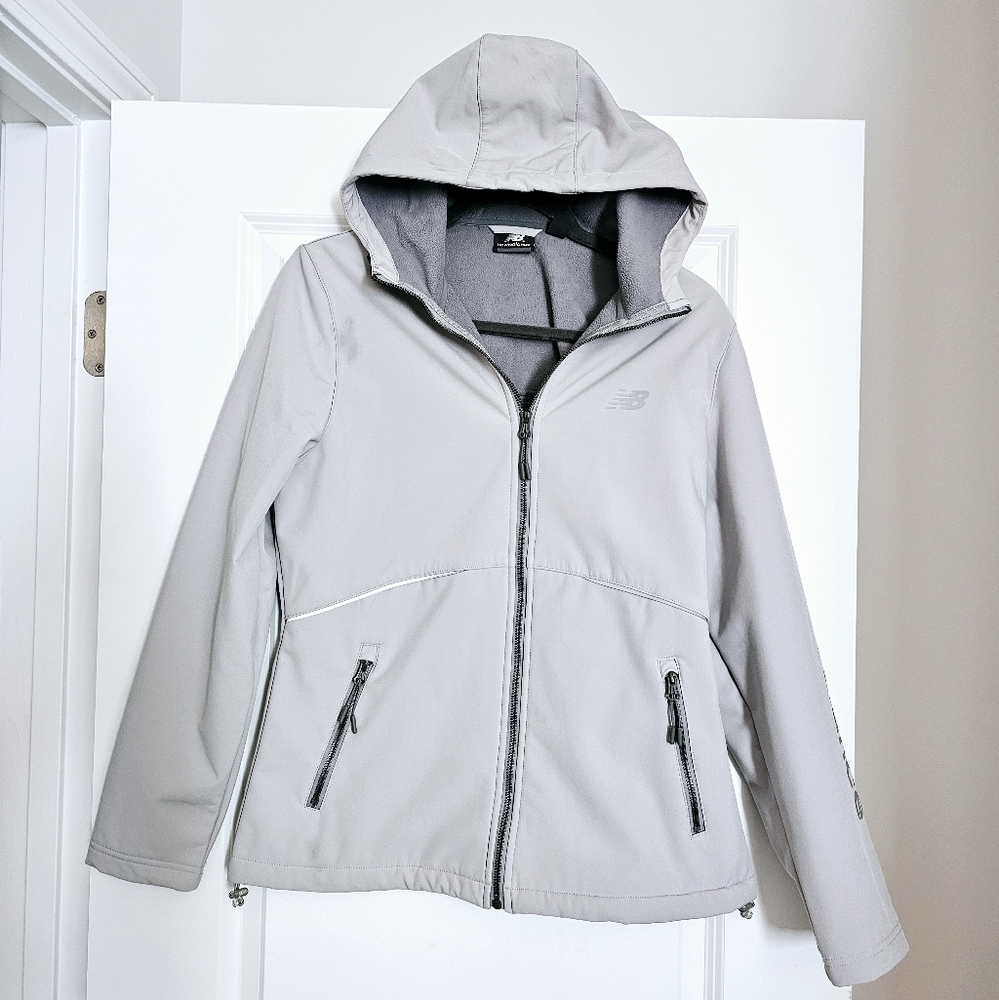 New Balance Water-Resistant Shell Jacket Size Medium Dove Gray
